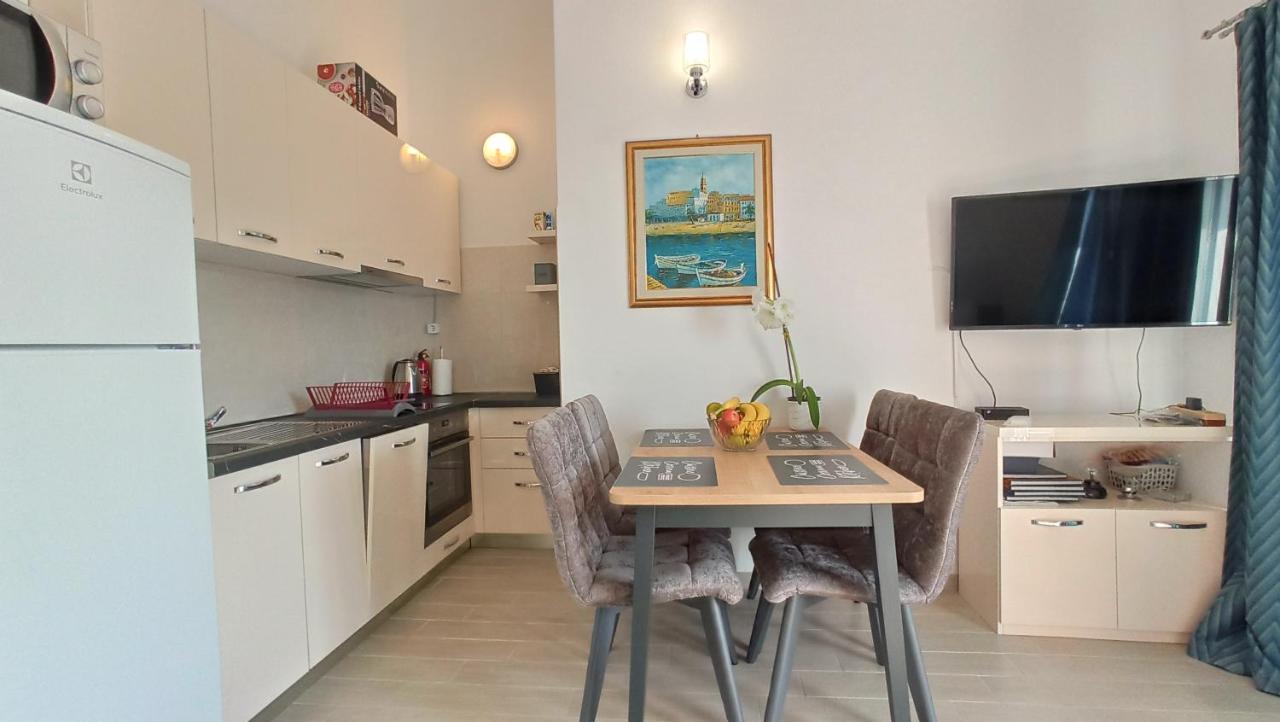 Jakopovic Apartments Rogoznica  Eksteriør billede